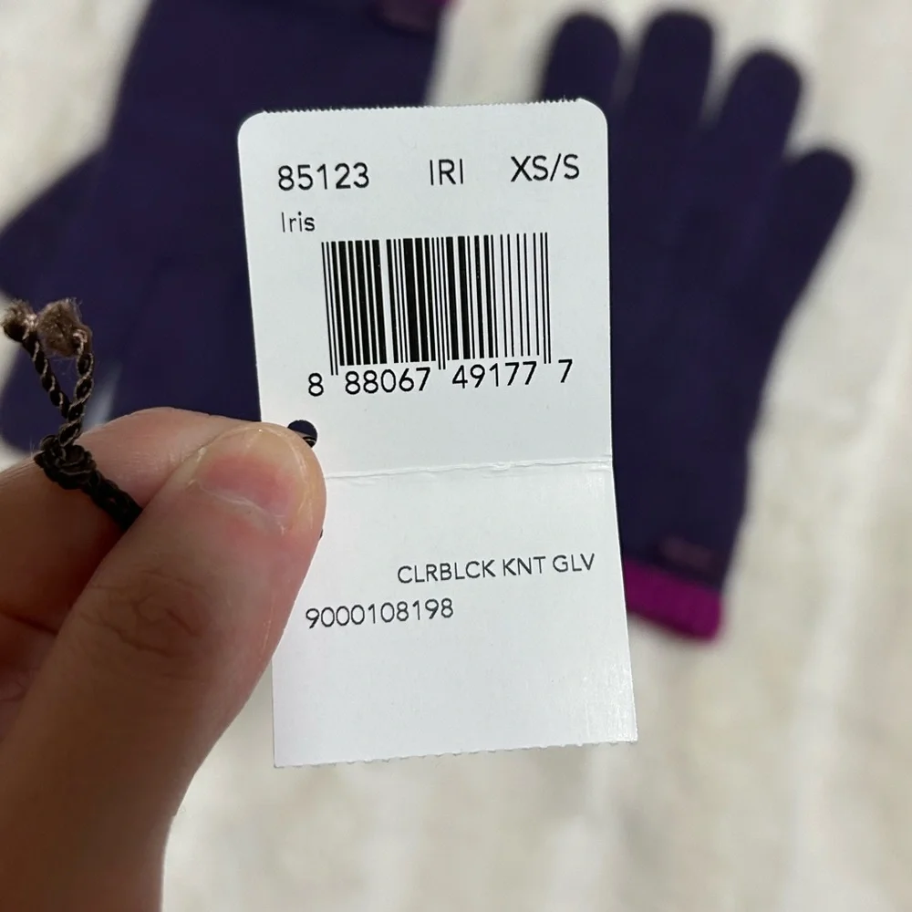 Coach comes gloves cover